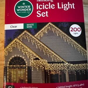 2 Twinkling Icicle Light Set - Clear on White Wire